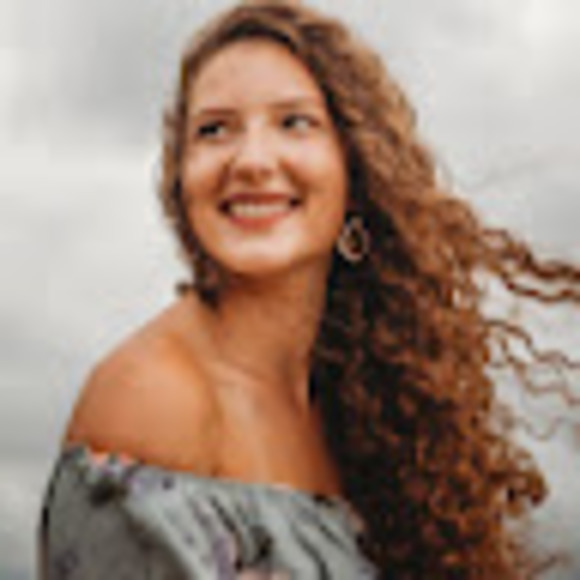 Meet your Posher, Sarah - Picture 1 of 1